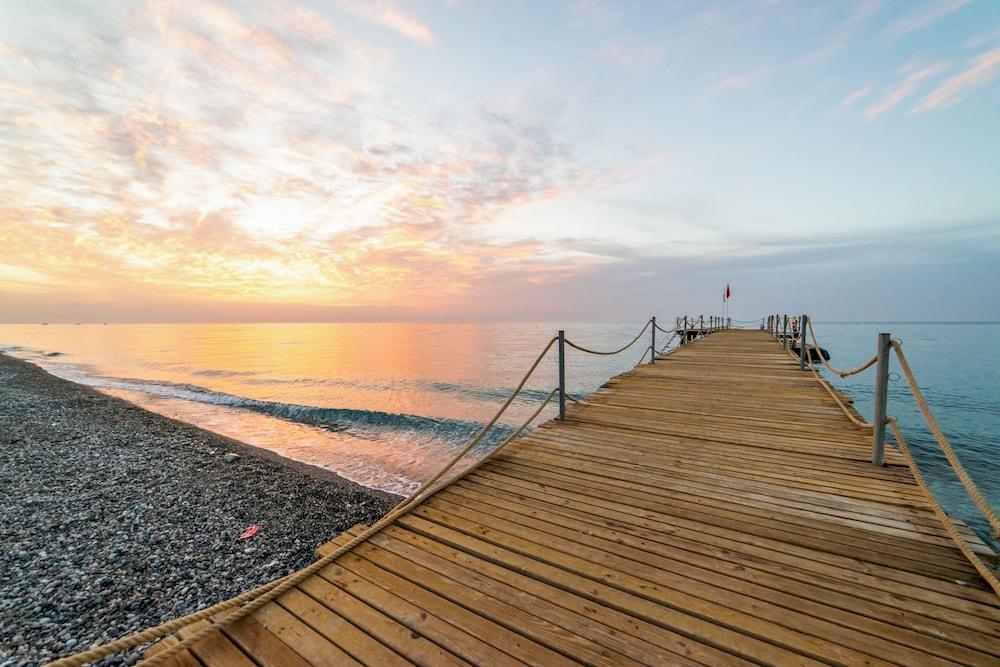 Labada Beach Hotel Camyuva ภายนอก รูปภาพ