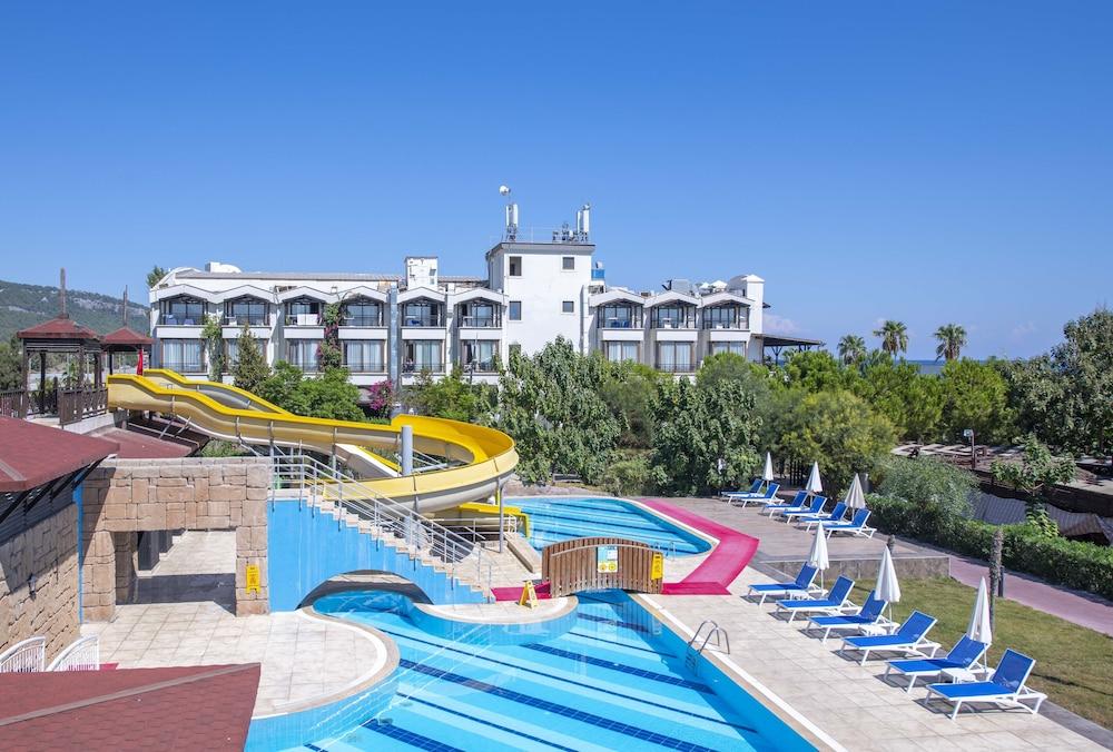Labada Beach Hotel Camyuva ภายนอก รูปภาพ